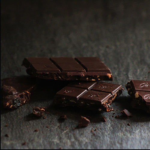 Willies Cacao Hazelnut & Raisin Dark Chocolate Bar (50g)