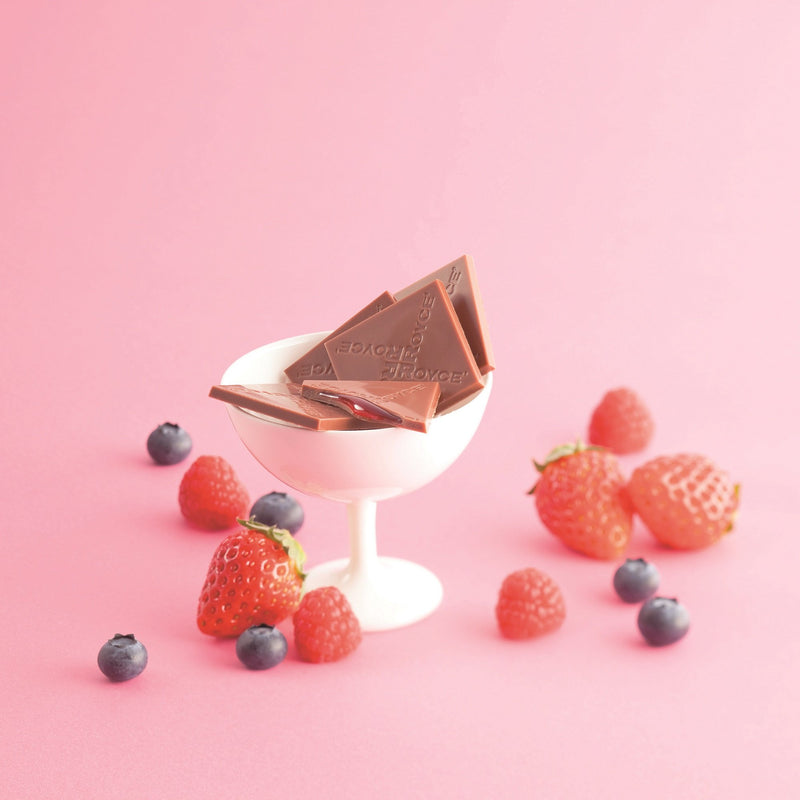 ROYCE' Prafeuille Chocolat Berry Cube